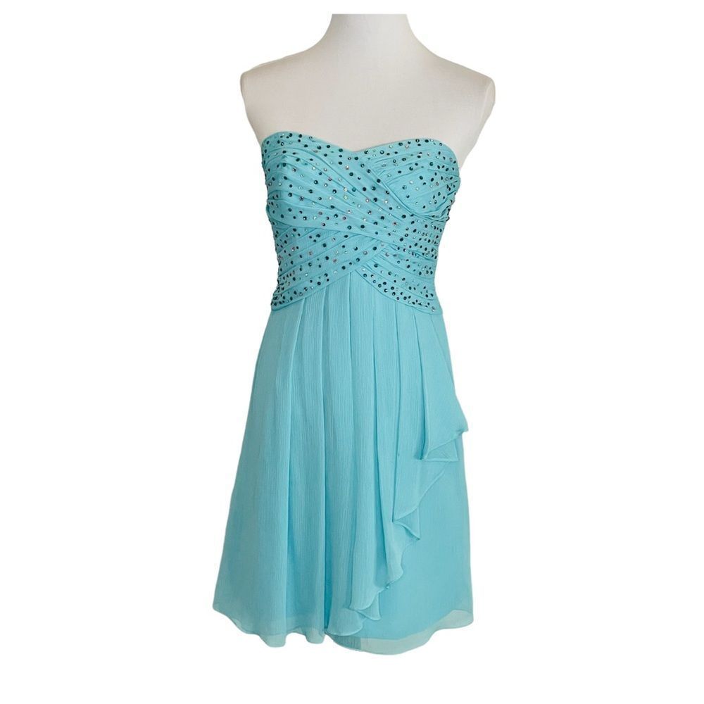 David’s Bridal F14847 Cascade Chiffon Strapless Dress size 4